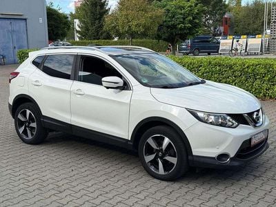 Weiß Gebraucht 2017 Nissan Qashqai N-Connecta SUV | 11.990 € (Guter Preis)