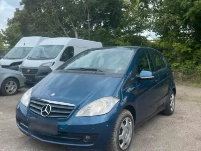 Gebraucht Mercedes A150 95 PS (69 kW) 2010 Blau Kleinwagen