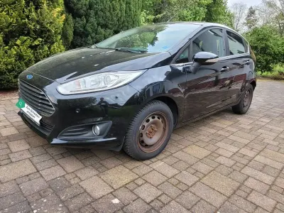 Gebraucht Ford Fiesta Titanium 101 PS (74 kW) 2014 Schwarz Kleinwagen