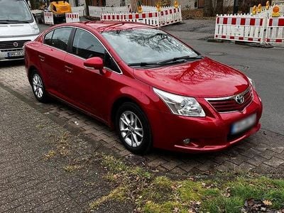 Gebraucht Toyota Avensis 150 PS (110 kW) 2011 Rot Limousine