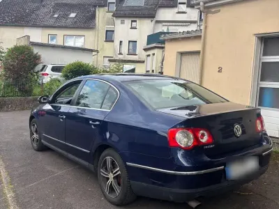 Gebraucht VW Passat Comfortline 116 PS (85 kW) 2005 Blau Limousine