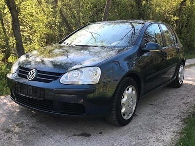 Usata VW Golf IV 75 CV (55 kW) 2004 Blu Berlina