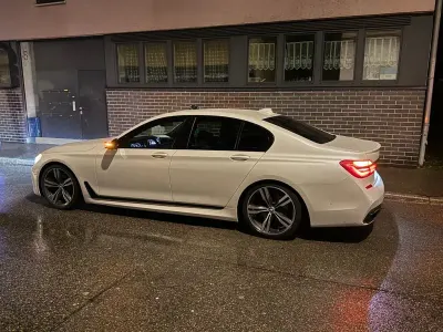 Gebraucht BMW 740 M Sport 320 PS (235 kW) 2016 Weiß Limousine