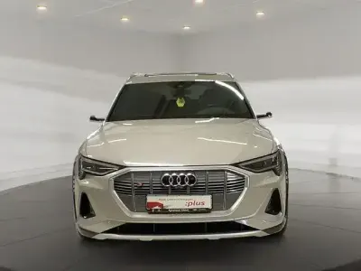 Gebraucht Audi e-tron Sport 369 kW (503 PS) 2021 Beige SUV