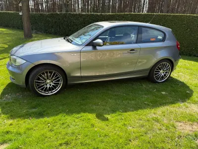 Gebraucht BMW 116 122 PS (89 kW) 2009 Grau Kleinwagen