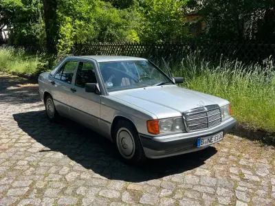 Gebraucht Mercedes 190 109 PS (80 kW) 1991 Silber Limousine