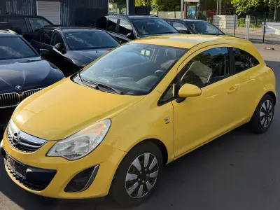 Gebraucht Opel Corsa Satellite 69 PS (50 kW) 2011 Gelb Kleinwagen
