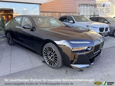 Gebraucht BMW 740 299 PS (219 kW) 2025 Black sapphire metallic Limousine