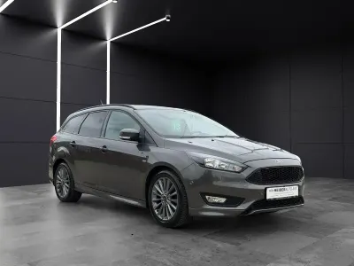 Usata Ford Focus ST-Line 140 CV (102 kW) 2018 Grigio Station wagon