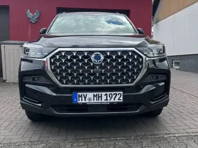 Gebraucht SsangYong Rexton Quartz 203 PS (149 kW) 2023 Schwarz SUV