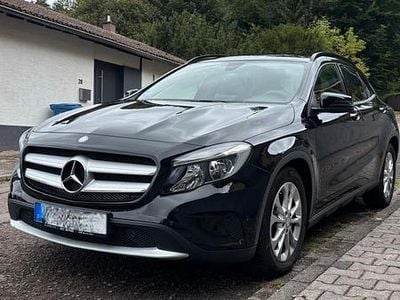Mercedes GLA220