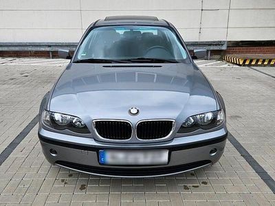 Gebraucht BMW 316 85 PS (62 kW) 2004 Silber Limousine