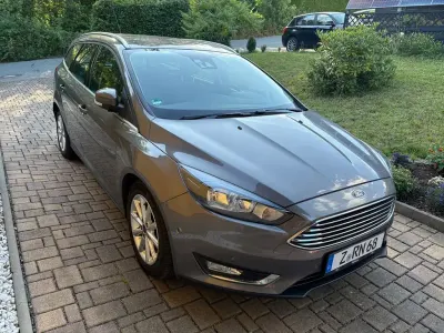 Gebraucht Ford Focus Titanium 125 PS (91 kW) 2015 Andere farben Limousine