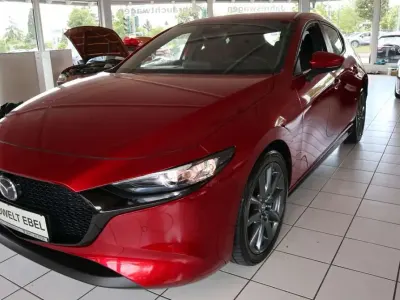 Gebraucht Mazda 3 122 PS (89 kW) 2021 Rot Limousine