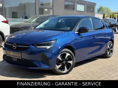 Używany Opel Corsa-e Edition 100 kW (136 KM) 2021 Niebieski Hatchback