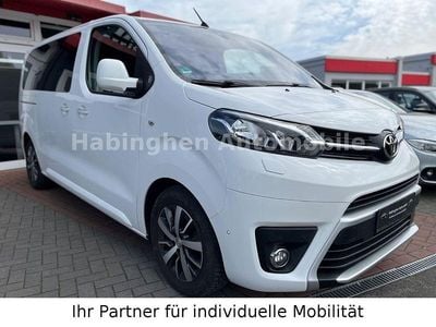 Gebraucht Toyota Proace Verso Team 177 PS (130 kW) 2022 Weiß Kombi