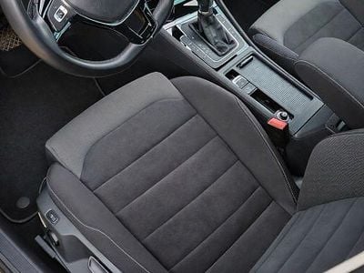 Gelb Gebraucht 2017 VW Golf VII Highline Kombi | 14.600 € (Guter Preis)