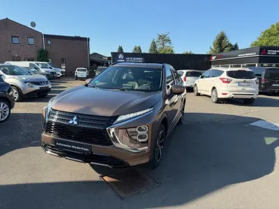 Gebraucht Mitsubishi Eclipse Cross Plus 188 PS (138 kW) 2022 Braun SUV