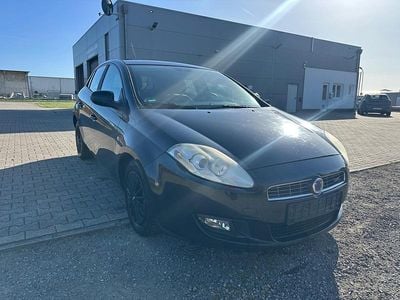 Käytetty Fiat Bravo 120 HP (88 kW) 2009 Musta Viistoperä