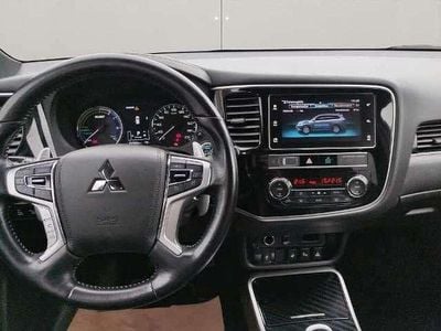 Sterlingsilber Gebraucht 2018 Mitsubishi Outlander P-HEV Intro Edition SUV | 20.700 € (Fairer Preis)