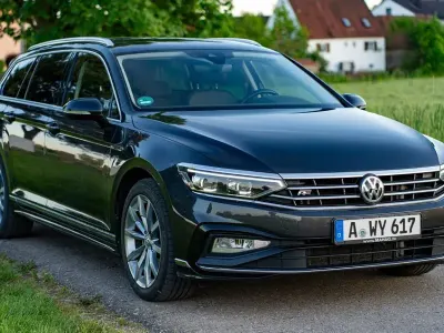 Gebraucht VW Passat Elegance 190 PS (139 kW) 2020 Andere farben Kombi