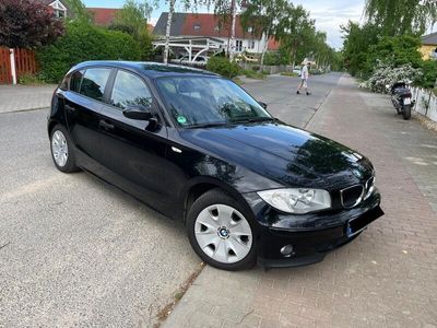 gebraucht BMW 116 i -Schwarz, Unfallfrei, Schaltwagen, gepflegt