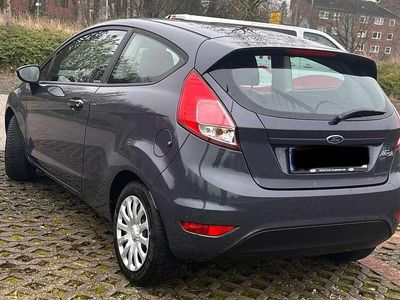Gebraucht Ford Fiesta Trend 60 PS (44 kW) 2014 Midnight skygrau metallic Kleinwagen
