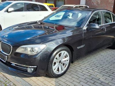 Second-hand BMW 730 258 CP (189 kW) 2014 Negru Berlinǎ