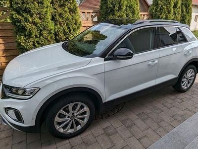 Second-hand VW T-Roc Life 150 CP (110 kW) 2022 Alb SUV