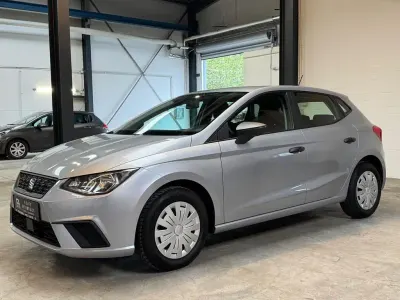 Używany Seat Ibiza Reference 80 KM (58 kW) 2019 Srebrny Hatchback