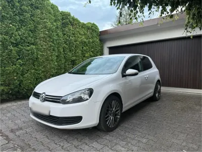 Gebraucht VW Golf VI 80 PS (58 kW) 2009 Weiß Kleinwagen