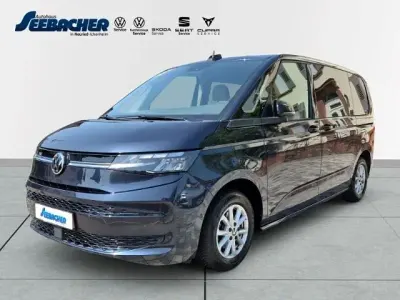 Gebraucht VW T7 Life 150 PS (110 kW) 2024 Starlight blue Van