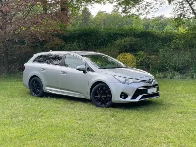 Gebraucht Toyota Avensis Edition-S 147 PS (108 kW) 2016 Silber Limousine