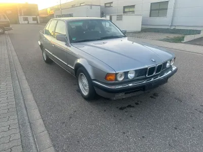 Gebraucht BMW 730 188 PS (138 kW) 1987 Silber Limousine