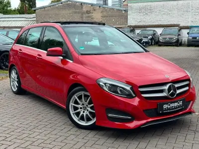 Gebraucht Mercedes B180 Urban 122 PS (89 kW) 2017 Jupiterrot uni Kleinwagen
