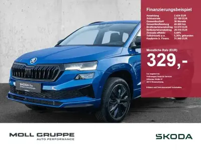 Neu Skoda Karoq SportLine 150 PS (110 kW) 2025 Magic schwarz metallic SUV