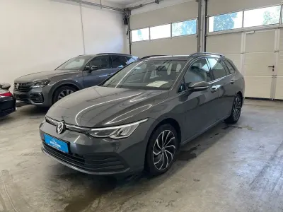 Gebraucht VW Golf VIII Life 150 PS (110 kW) 2022 Grau Kombi