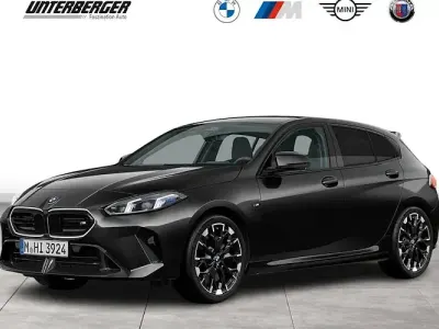 Gebraucht BMW M135 Performance 300 PS (220 kW) 2025 Saphirschwarz Kleinwagen
