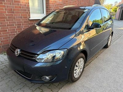 Second-hand VW Golf VII 105 CP (77 kW) 2012 Albastru Berlinǎ
