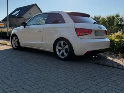 Gebraucht Audi A1 90 PS (66 kW) 2014 Weiß Kleinwagen