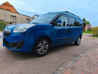 Gebraucht Opel Combo Edition 120 PS (88 kW) 2017 Blau Van / Kleinbus