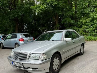 Mercedes C200