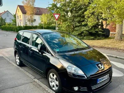 Gebraucht Peugeot 5008 Family 150 PS (110 kW) 2012 Schwarz Van / Kleinbus