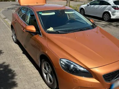 Gebraucht Volvo V40 Momentum 114 PS (83 kW) 2013 Andere farben Limousine