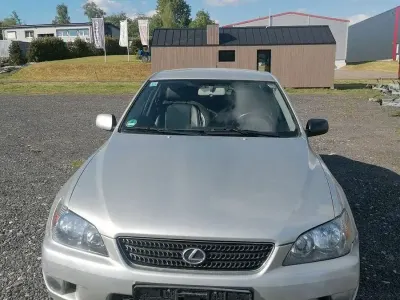 Second-hand Lexus IS200 155 CP (114 kW) 2004 Gri Berlinǎ