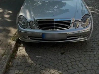 Gebraucht Mercedes E200 163 PS (119 kW) 2004 Silber Limousine