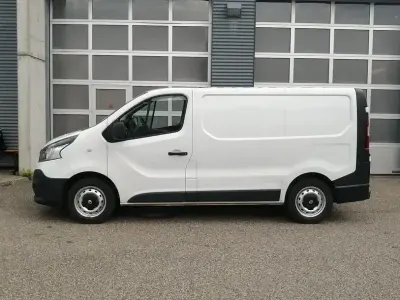 Second-hand Renault Trafic 90 CP (66 kW) 2016 Alb Monovolum