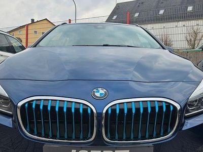 Blau Gebraucht 2019 BMW 225 Active Tourer iPerformance Van / Kleinbus | 16.900 € (Fairer Preis)