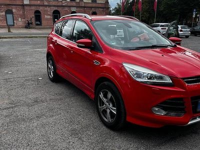 Gebraucht Ford Kuga 180 PS (132 kW) 2015 Rot SUV