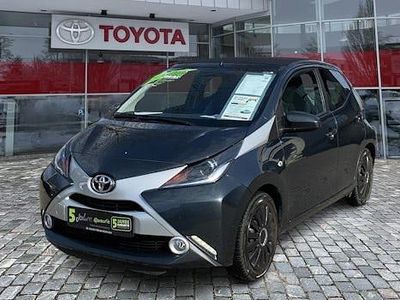 Gebraucht Toyota Aygo X-clusiv 69 PS (50 kW) 2016 Grau Kleinwagen